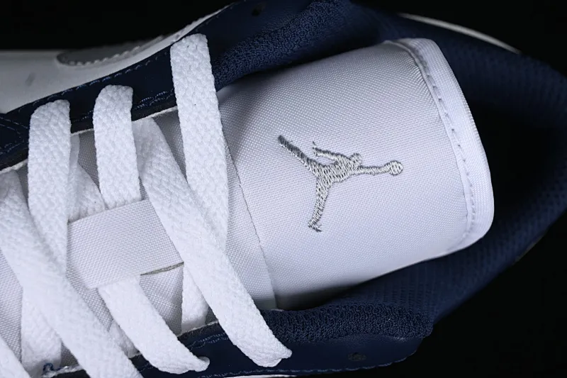 All categories Air Jordan Jordan series basketball shoes Air Jordan 1 Low G version pure original Air Jordan 1 Low AJ1 Joe 1 white blue gray low-top cultural basketball shoes 553558-141